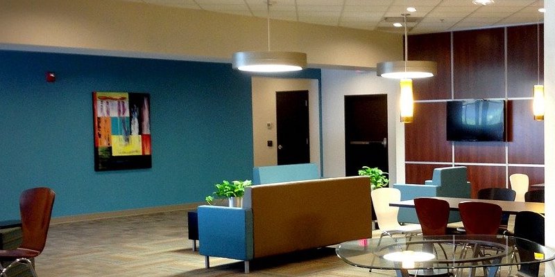 reception-area-parcel-room-in-back